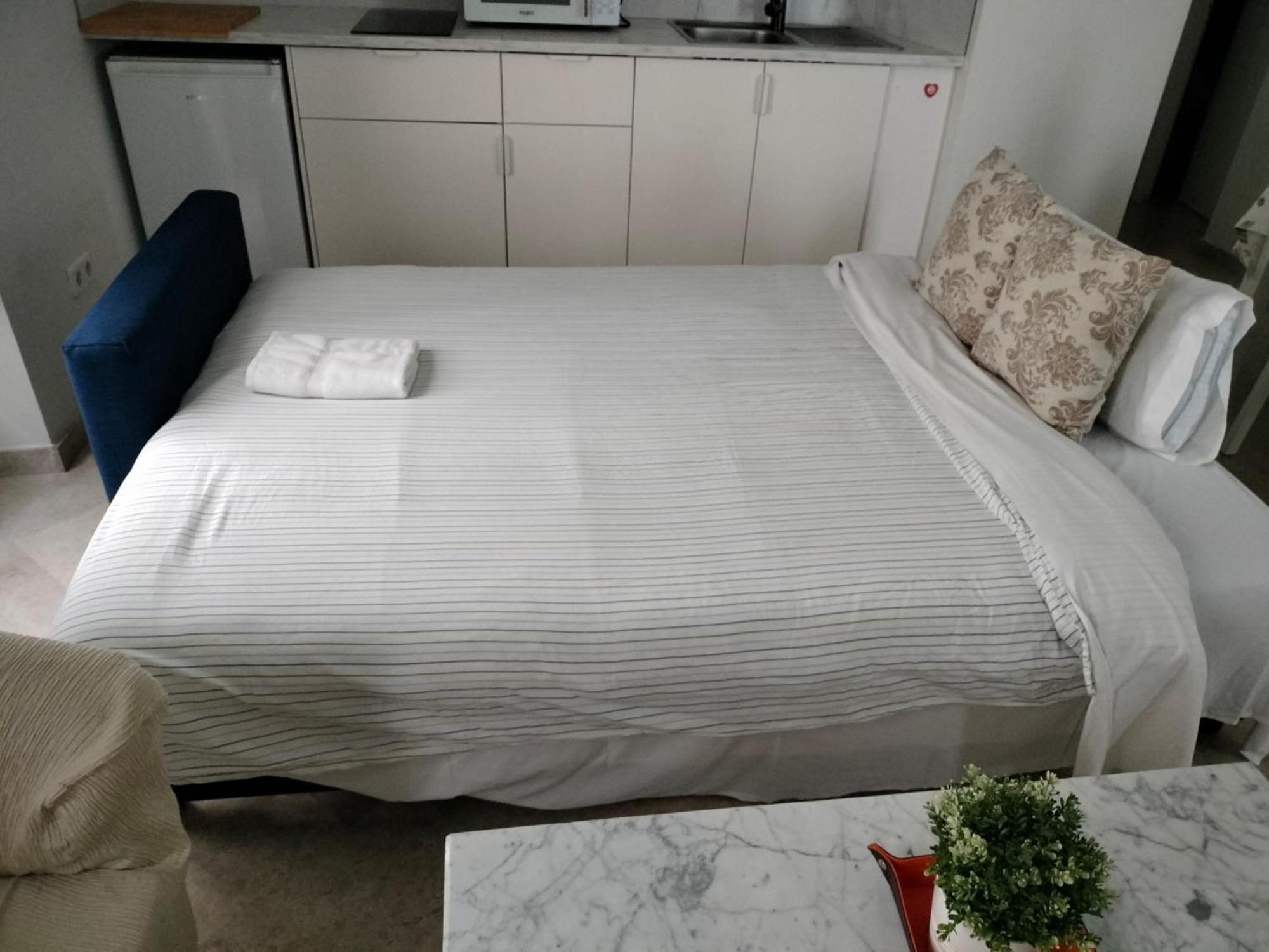 Petit Sagasta Apartamentos-Sagasta Севілья Екстер'єр фото